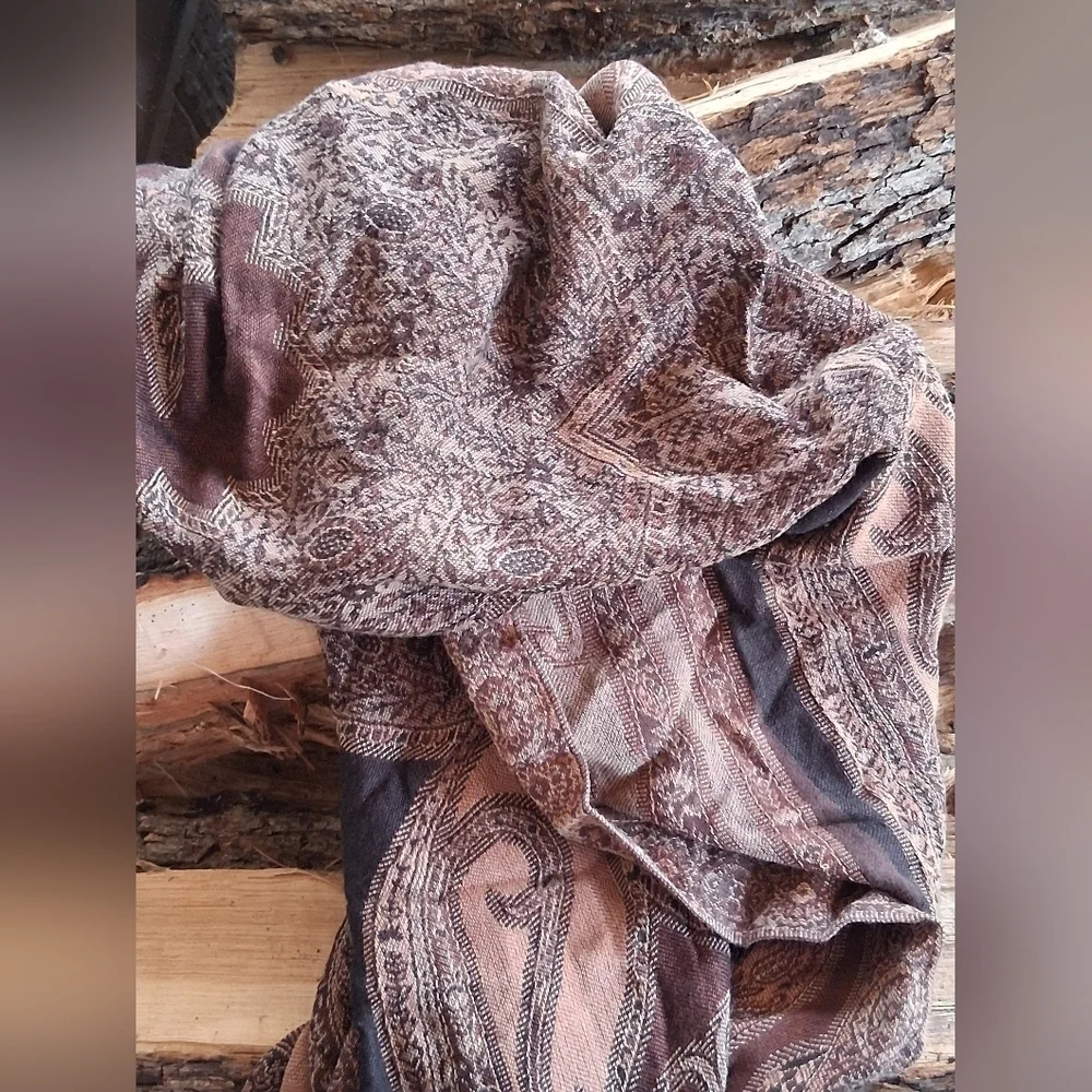 Elegant Paisley Scarf